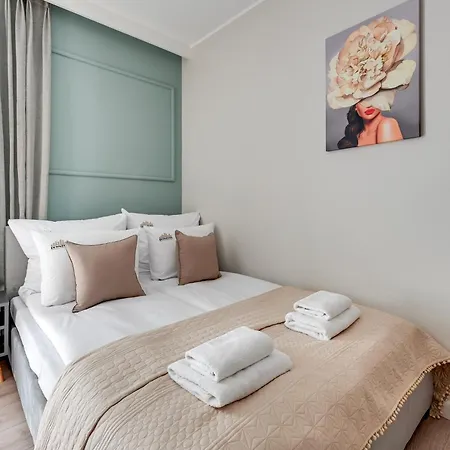 Aura 40 Center By Downtown 3* Γκντανσκ