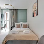 Aura 40 Center By Downtown Aparthotel 3*