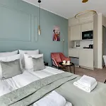 Aura 40 Center By Downtown Aparthotel Danzica