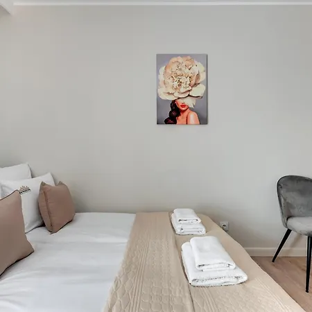 Aura 40 Center By Downtown