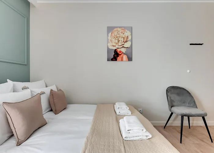 Aura 40 Center By Downtown